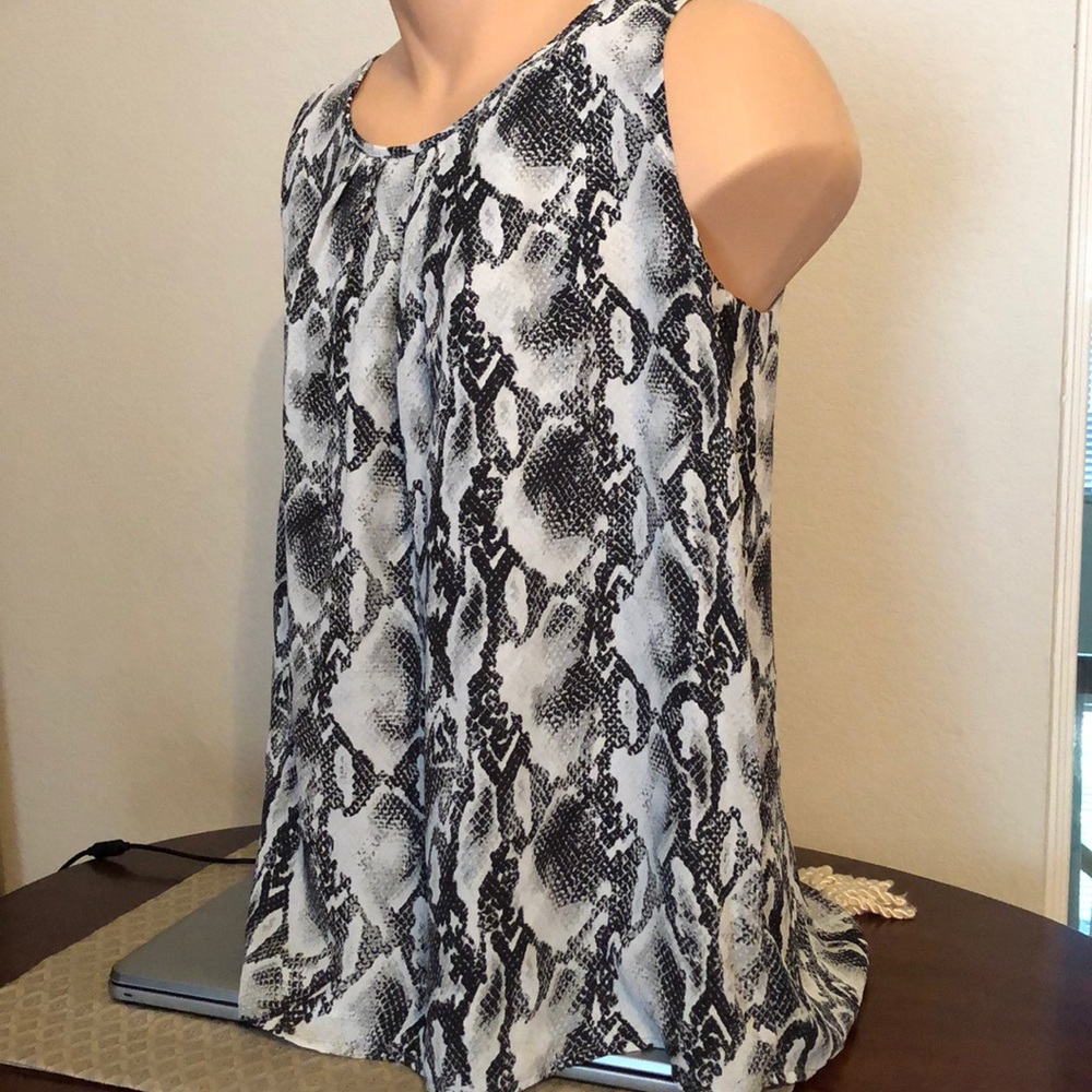 Apt 9 Sleeveless Snakeskin print blouse XL